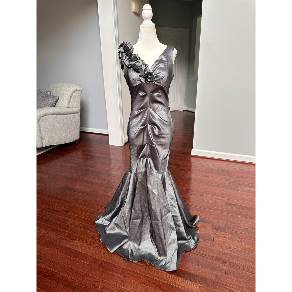 Vintage 2000s NWT Crushed Metallic Grey One Shoulder Ruched Formal Gown Dress